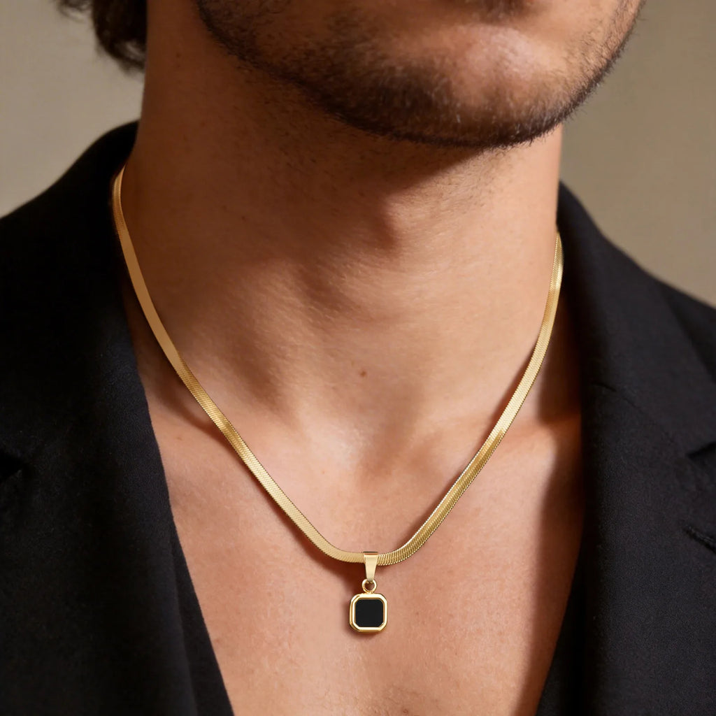 PETRA Halsband – Natursten Pendant i Guld & Silver | Sacred Valor