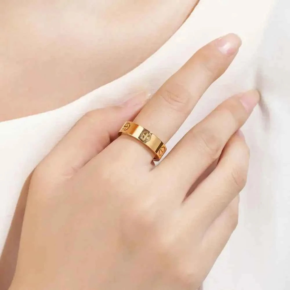 NOVA Ring – Bred Minimalistisk Ring i Guld, Silver & Roséguld